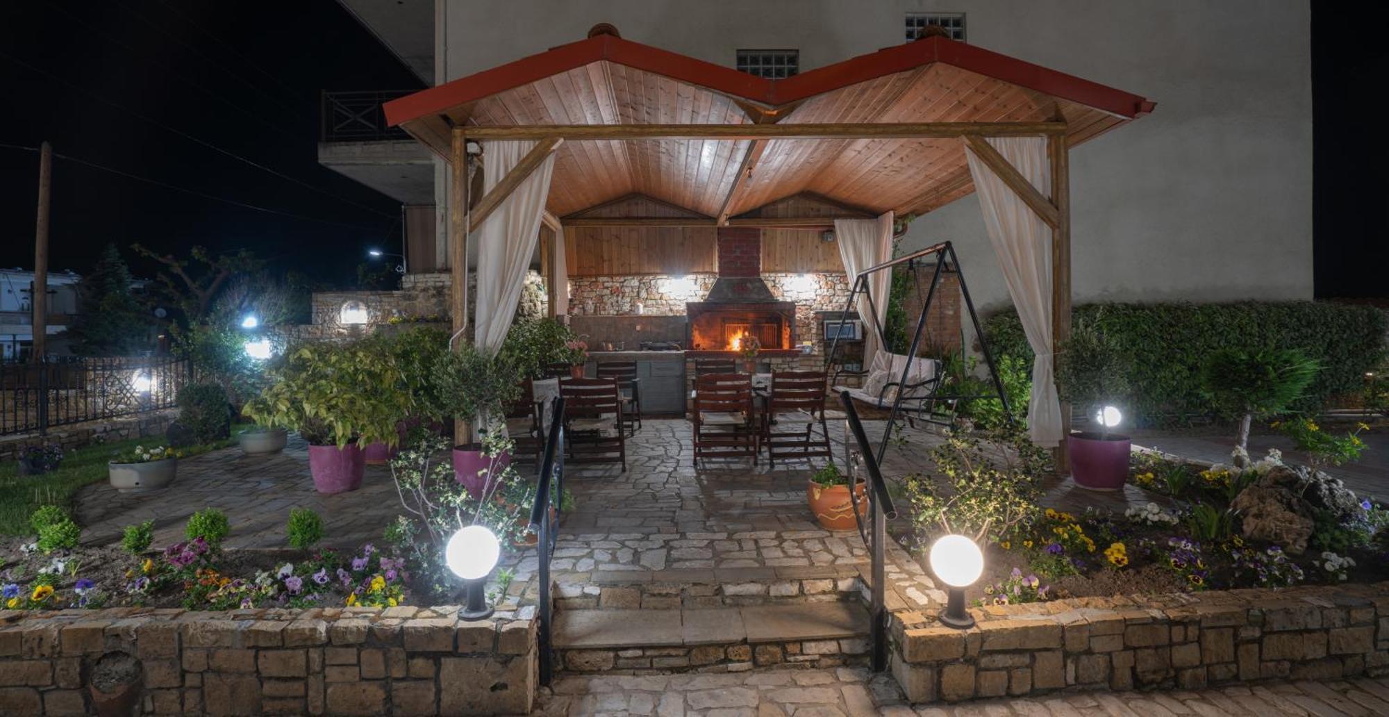 Kallinikos Guesthouse Káto Loutrákion Exteriér fotografie