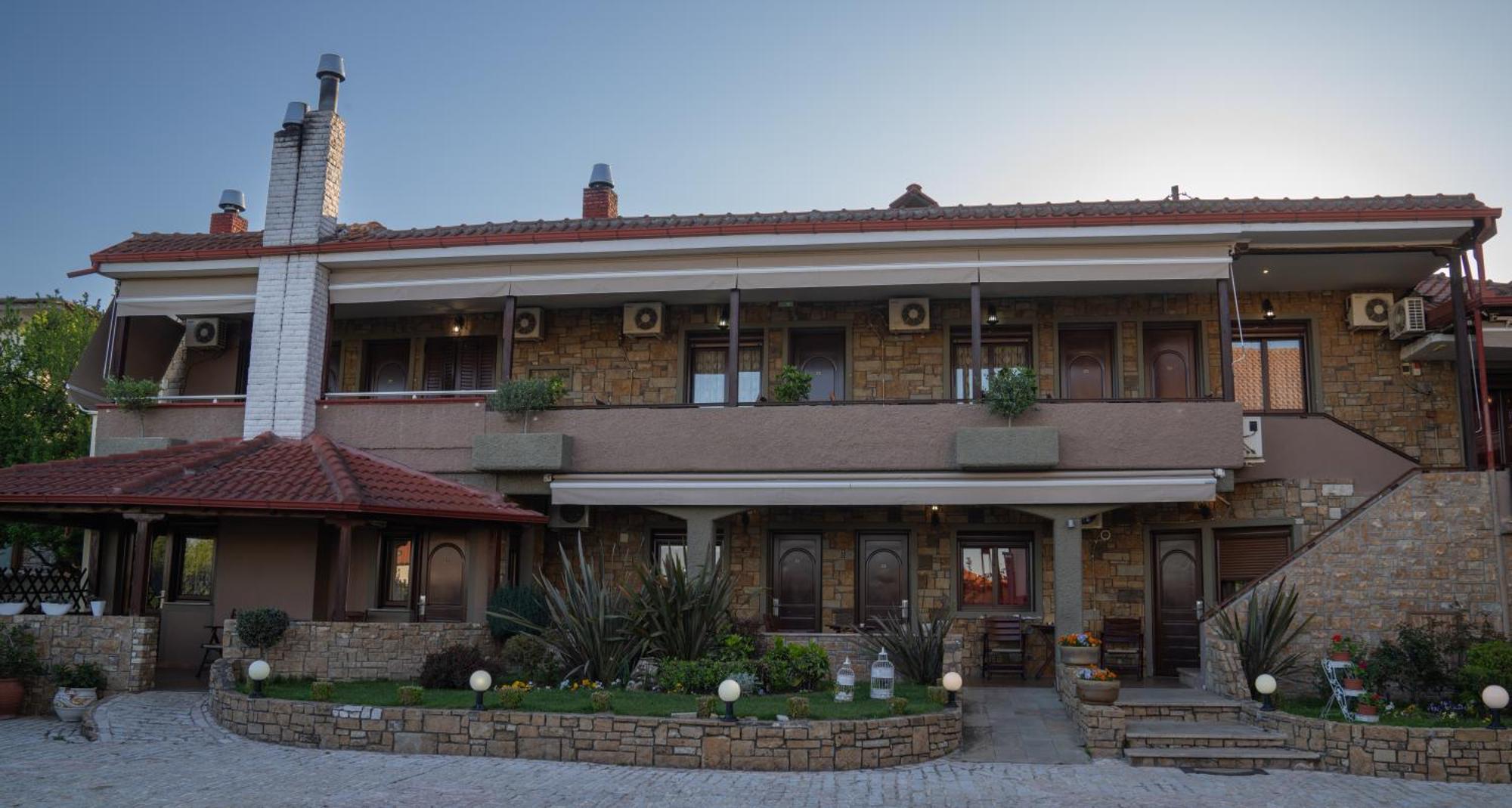 Kallinikos Guesthouse Káto Loutrákion Exteriér fotografie