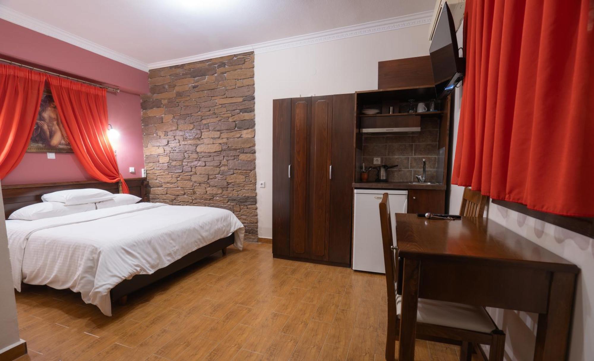 Kallinikos Guesthouse Káto Loutrákion Exteriér fotografie