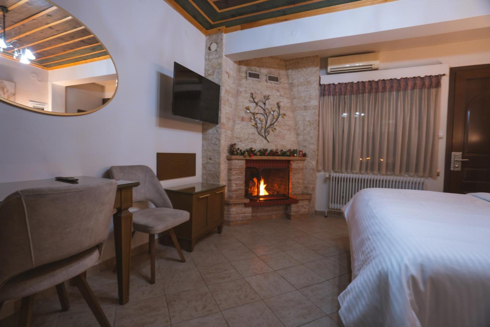 Kallinikos Guesthouse Káto Loutrákion Exteriér fotografie
